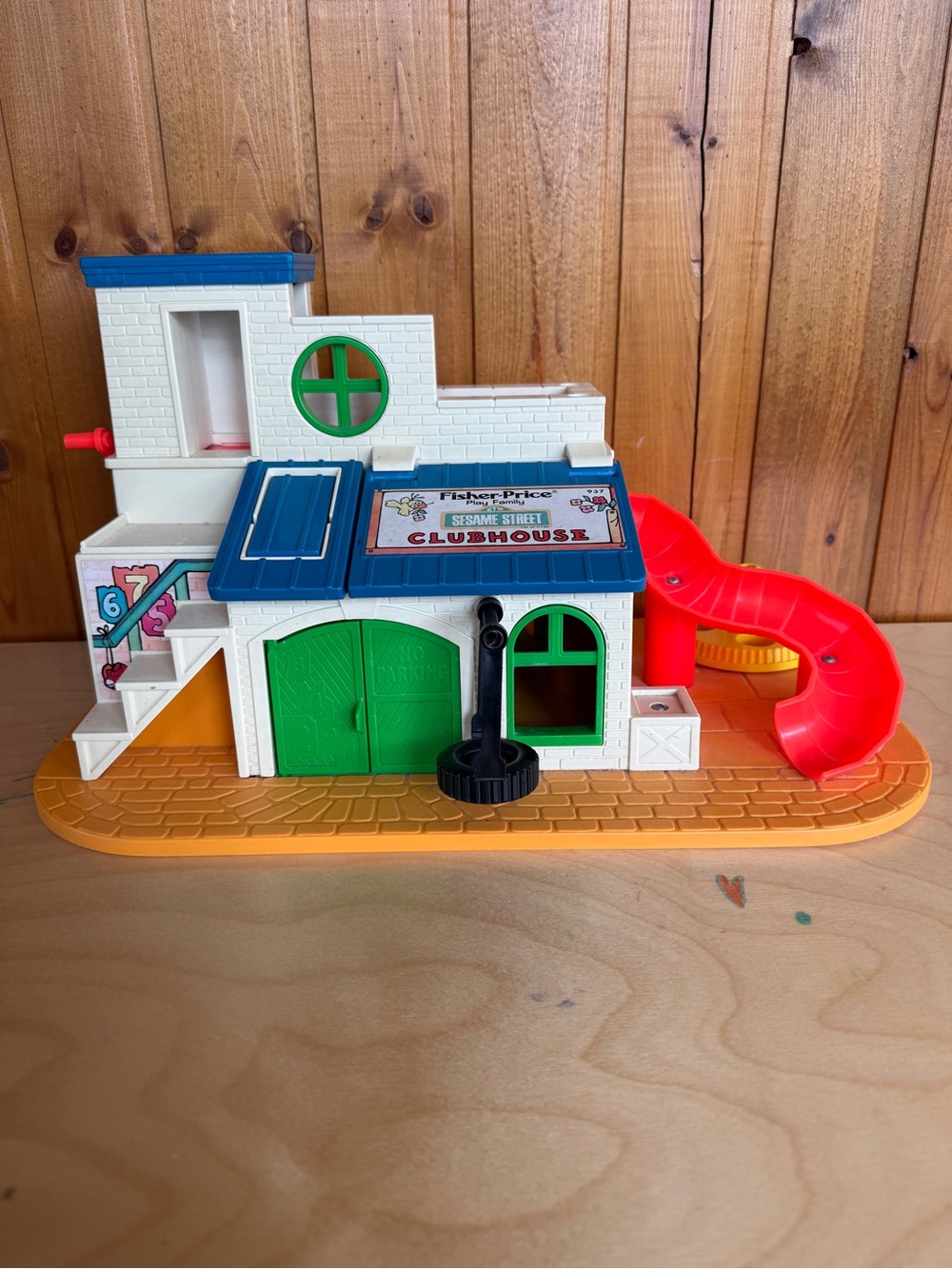 Fisher-Price Sesame Street Clubhouse Playset - White, Blue, Green, Red, Orange